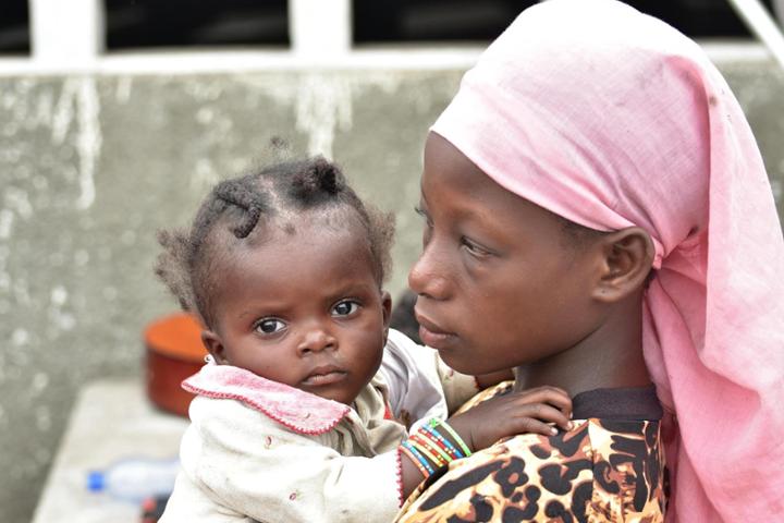 Care for Pregnant Women at Monkole. Amigos de Monkole Foundation