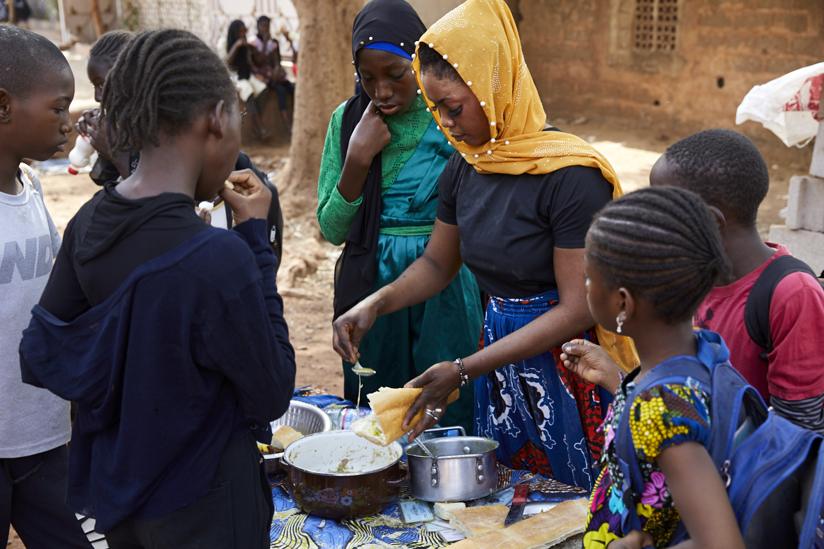 We guarantee daily breakfasts and quality education in Mali