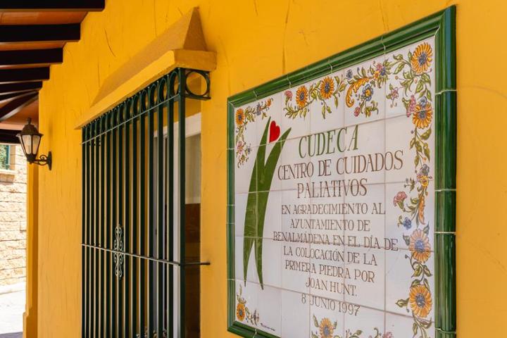 Hucha que cuida-Fundación Cudeca.