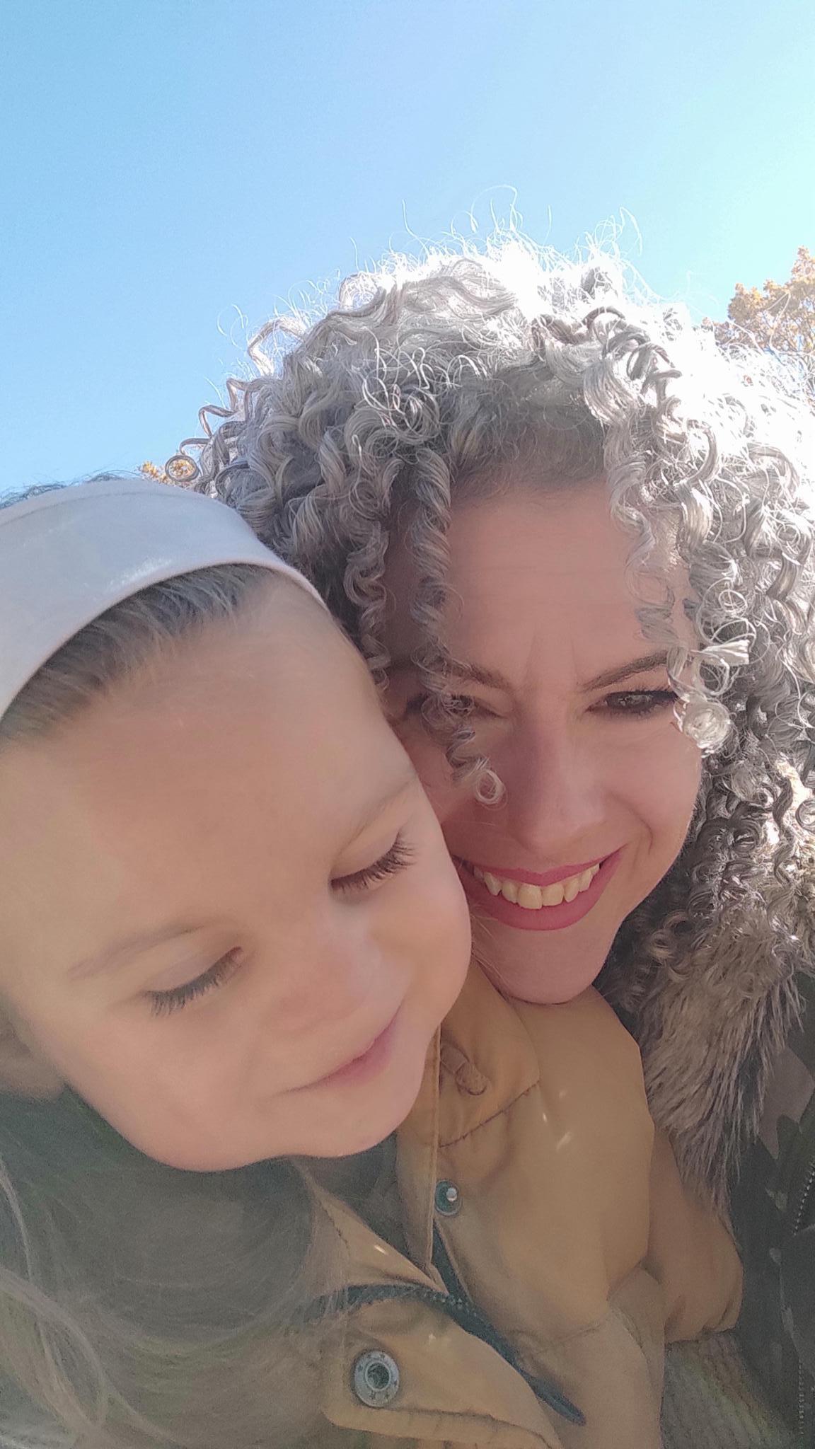 MIRADA HACIA EL ADN (COMMUNITY MAMI)